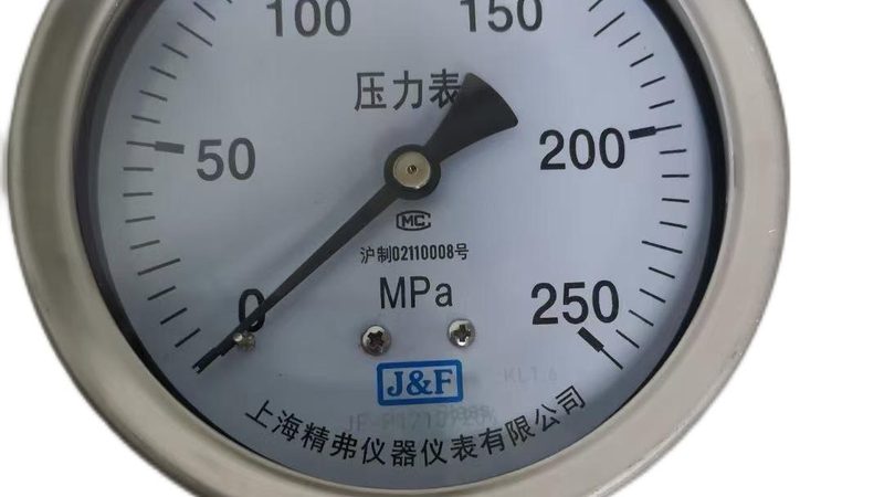 温度变送器与热电偶：两种传感器的核心差异解析
